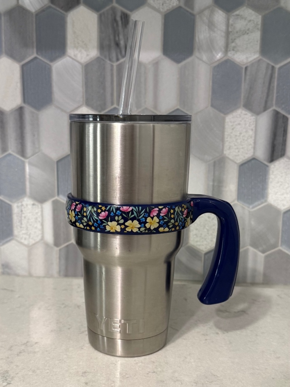 YETI Stainless Steel Rambler 30 oz Tumbler Cup Mug with Lid Handle and Str